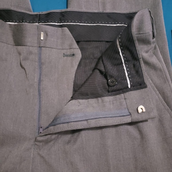 2 VAN-HEUSEN DRESS PANTS - Picture 6 of 8